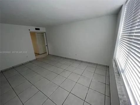 17890 W Dixie Hwy 502 Highway North Miami Beach FL 33160