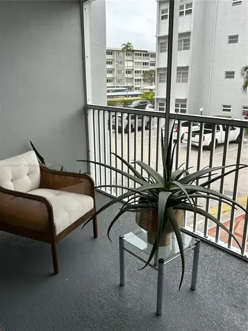 215 SE 3rd Avenue Hallandale Beach FL 33009