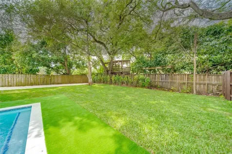 8990 N Miami Avenue El Portal FL 33150