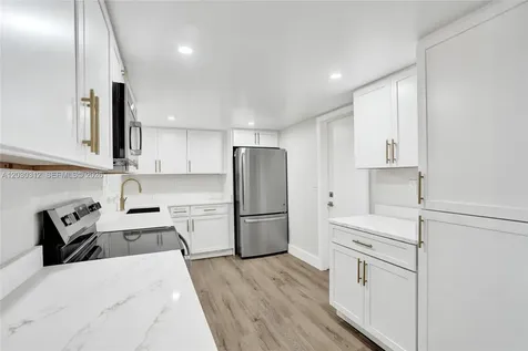 240 NW 25th Court Pompano Beach FL 33064