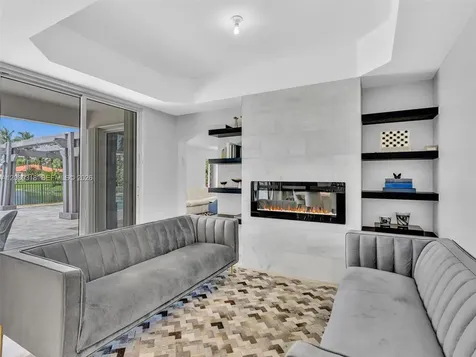 8052 NW 161st Terrace Miami Lakes FL 33016