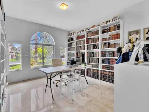 8052 NW 161st Terrace Miami Lakes FL 33016