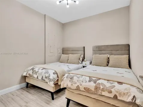 8052 NW 161st Terrace Miami Lakes FL 33016