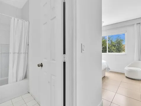 8052 NW 161st Terrace Miami Lakes FL 33016
