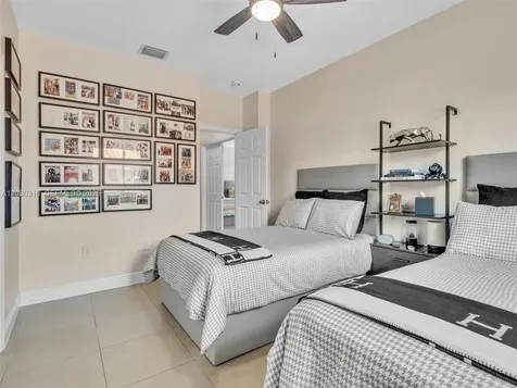 8052 NW 161st Terrace Miami Lakes FL 33016