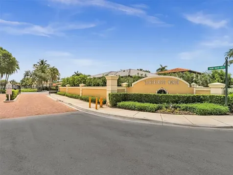 8052 NW 161st Terrace Miami Lakes FL 33016