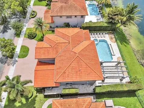 8052 NW 161st Terrace Miami Lakes FL 33016