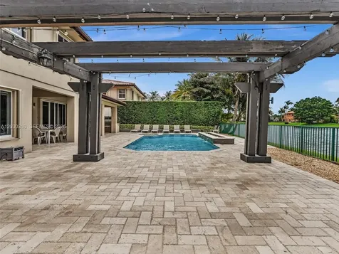 8052 NW 161st Terrace Miami Lakes FL 33016