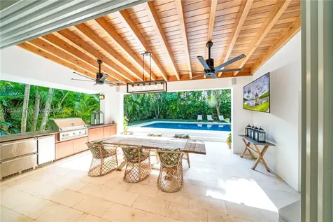 5236 Pine Tree Drive Miami Beach FL 33140