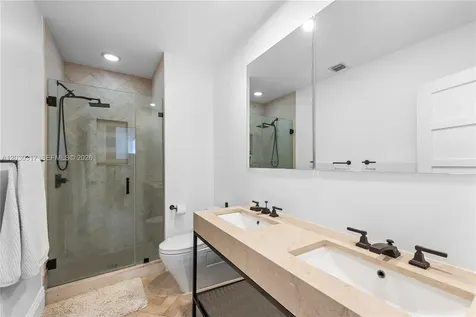 5236 Pine Tree Drive Miami Beach FL 33140