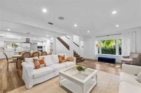5236 Pine Tree Drive Miami Beach FL 33140