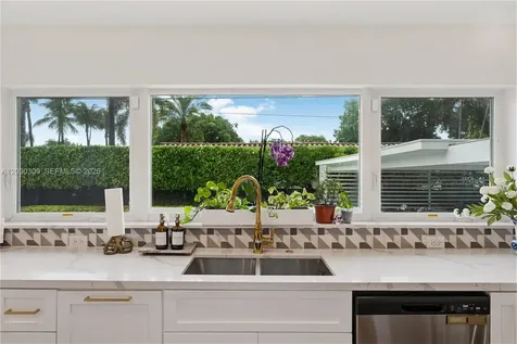 5785 SW 46th Terrace Miami FL 33155