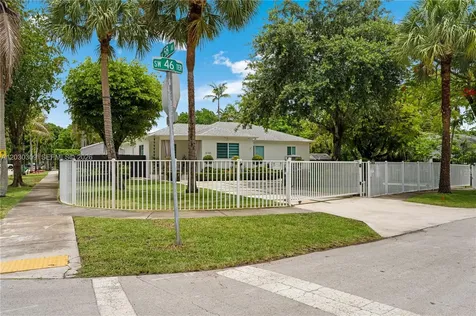 5785 SW 46th Terrace Miami FL 33155