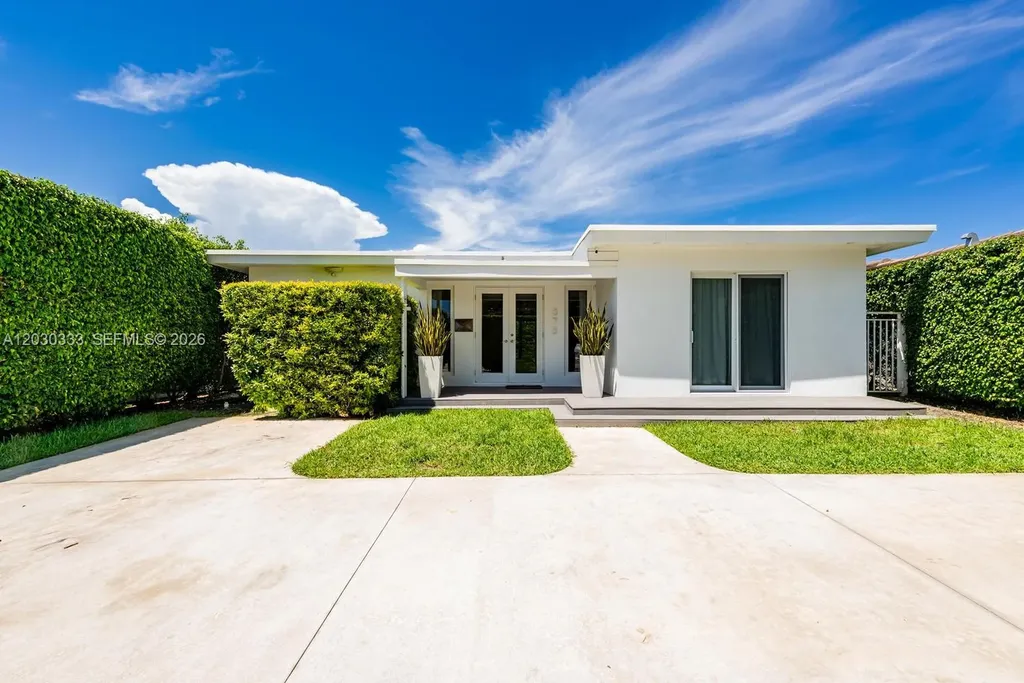 575 W 50th Street Miami Beach FL 33140