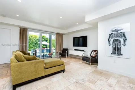 575 W 50th Street Miami Beach FL 33140