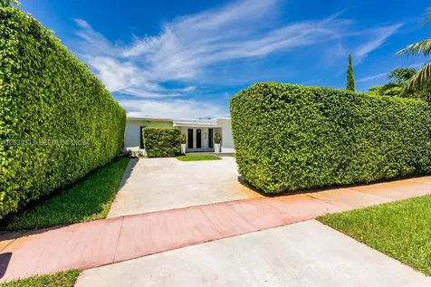 575 W 50th Street Miami Beach FL 33140