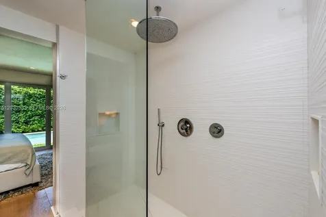 575 W 50th Street Miami Beach FL 33140