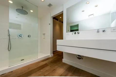 575 W 50th Street Miami Beach FL 33140