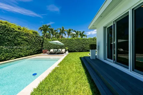 575 W 50th Street Miami Beach FL 33140
