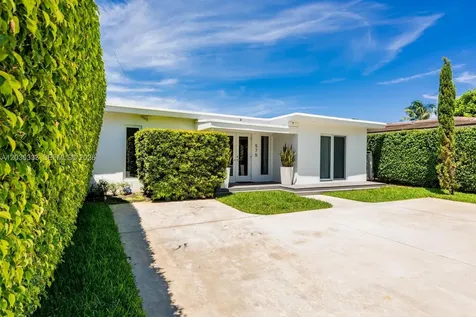 575 W 50th Street Miami Beach FL 33140