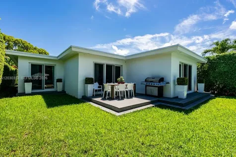 575 W 50th Street Miami Beach FL 33140