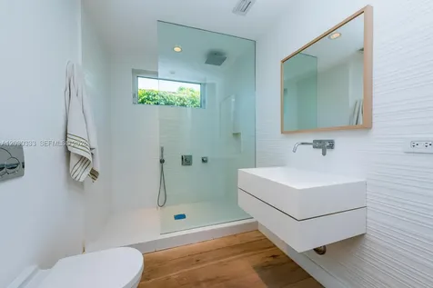 575 W 50th Street Miami Beach FL 33140