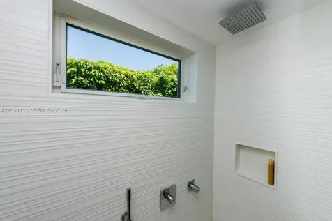 575 W 50th Street Miami Beach FL 33140