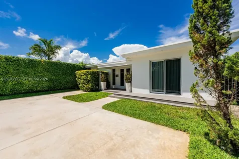 575 W 50th Street Miami Beach FL 33140