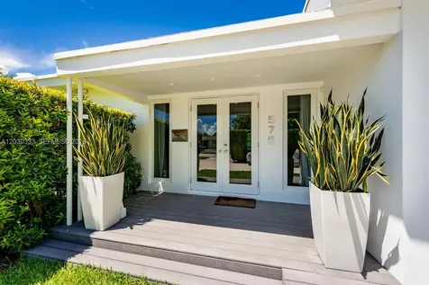 575 W 50th Street Miami Beach FL 33140
