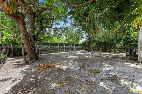 579 NW 119th Street Miami FL 33168
