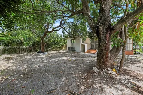 579 NW 119th Street Miami FL 33168