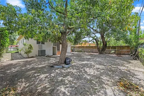579 NW 119th Street Miami FL 33168