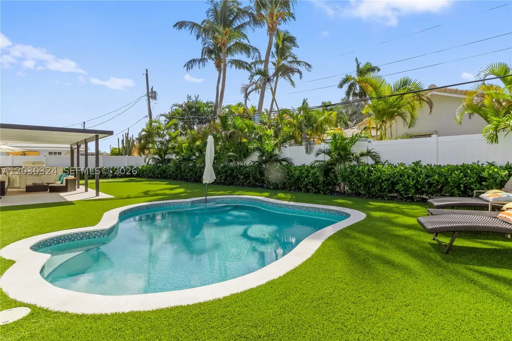 2862 NE 35th Court Lighthouse Point FL 33064