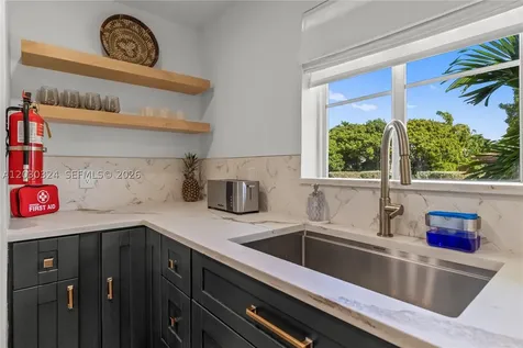 2862 NE 35th Court Lighthouse Point FL 33064