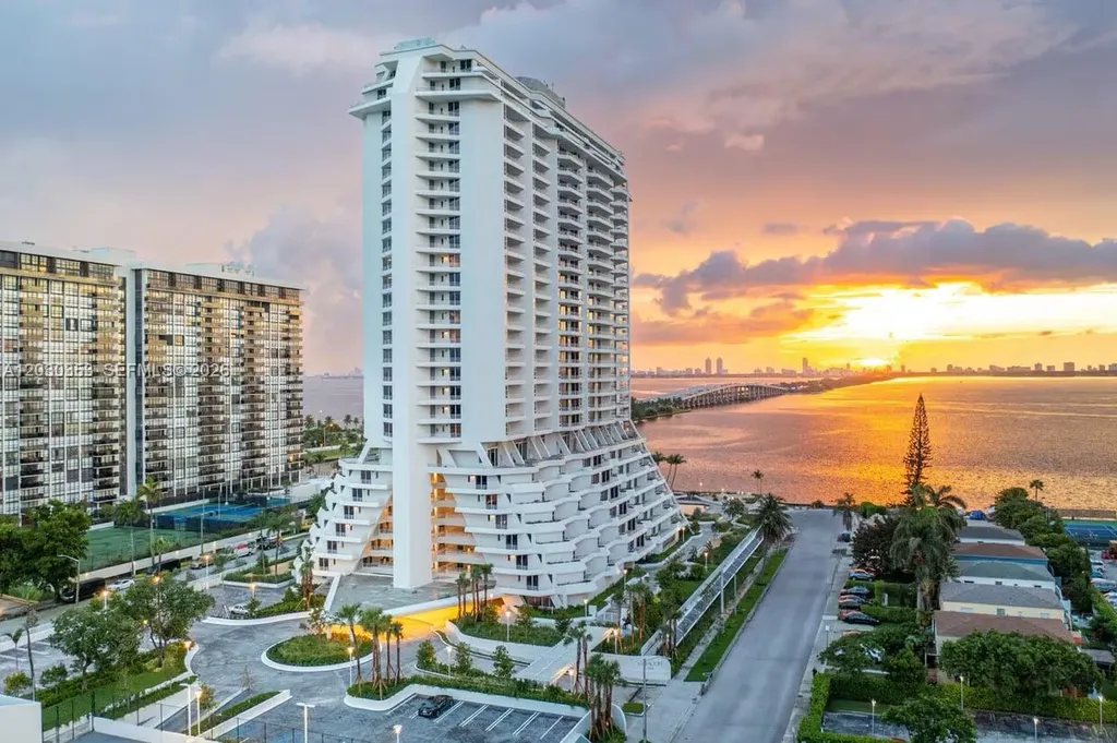 555 NE 34th Street Miami FL 33137