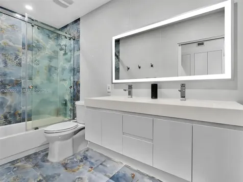 3731 N Country Club Drive Aventura FL 33180