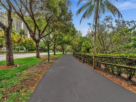 3731 N Country Club Drive Aventura FL 33180