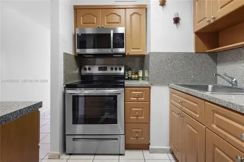 2899 Collins Avenue Miami Beach FL 33140