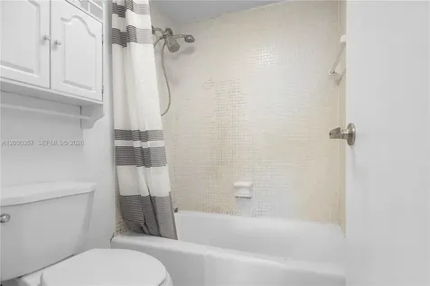 2899 Collins Avenue Miami Beach FL 33140