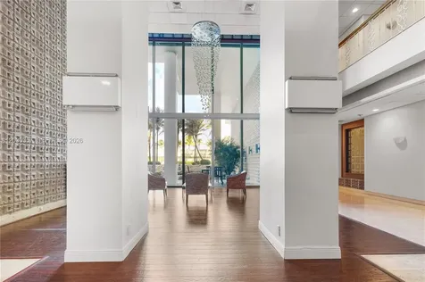2899 Collins Avenue Miami Beach FL 33140