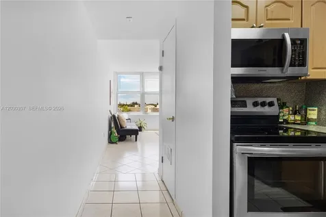 2899 Collins Avenue Miami Beach FL 33140