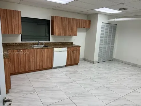 2281 NW 95th Avenue Doral FL 33172