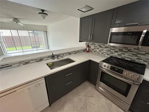 4401 SW 70th Terrace Davie FL 33314