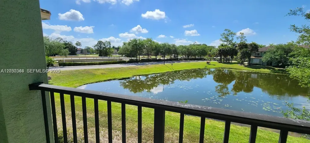 280 Crestwood Circle Royal Palm Beach FL 33411