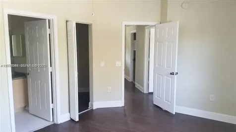280 Crestwood Circle Royal Palm Beach FL 33411