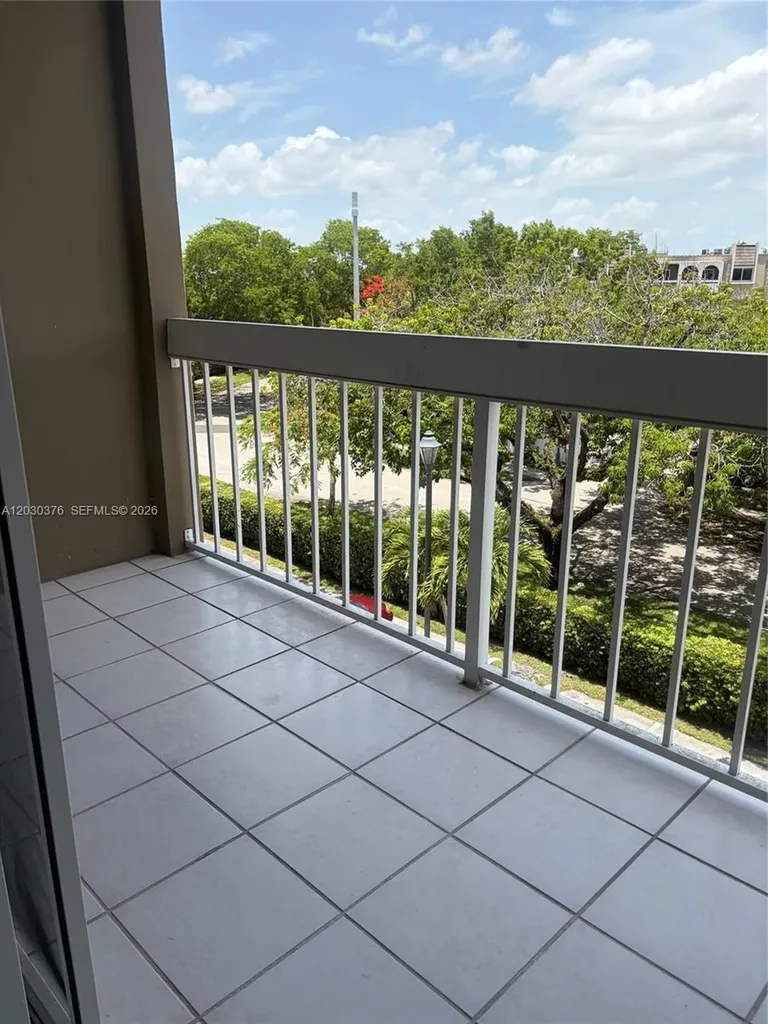 7732 Camino Real Miami FL 33143