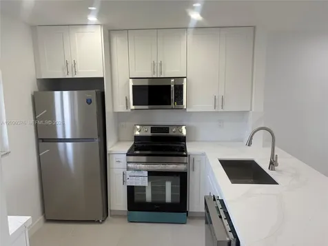 7732 Camino Real Miami FL 33143
