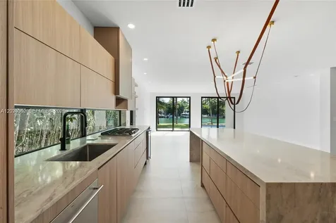 550 S Shore Drive Miami Beach FL 33141