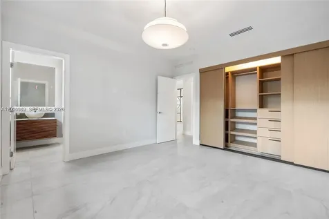 550 S Shore Drive Miami Beach FL 33141