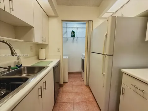 927 NE 199th Street Miami FL 33179